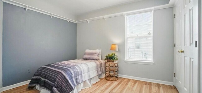 Building Photo - 317 Cedarcroft Dr