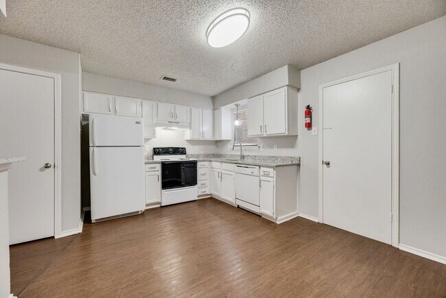 Building Photo - 648 S Rogers Rd