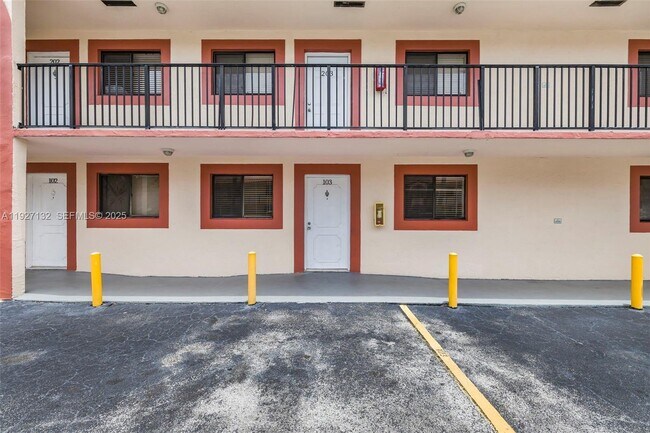 Building Photo - 6165 W 22nd Ct