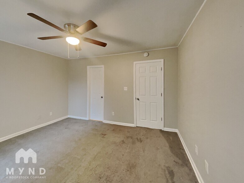 Building Photo - 129 Poplar Pointe Terrace