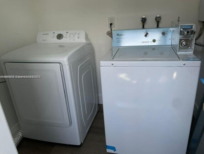 Building Photo - 1814 SW 22nd St