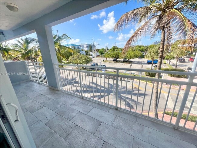 Building Photo - 7832 Collins Ave