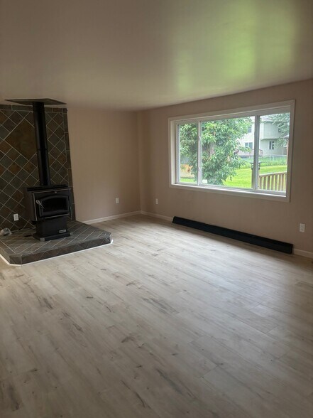 Building Photo - 4008 Cardinal Ln