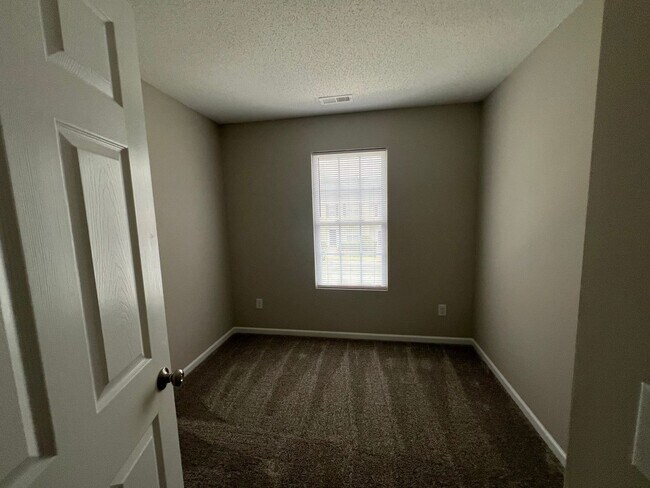 Building Photo - 116 Baberton Dr