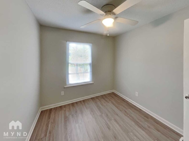 Building Photo - 1513 Pomona Dr