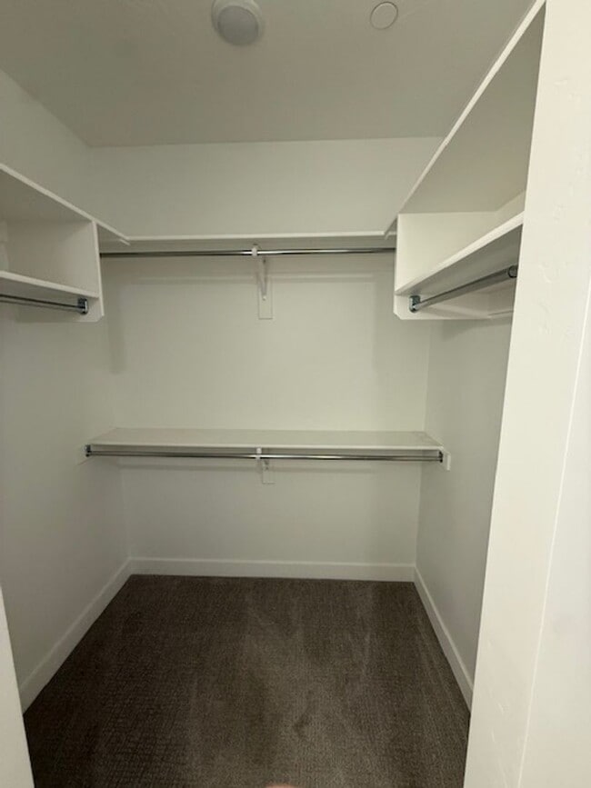 Building Photo - Modern 3 Bedroom Condo in Desert Color