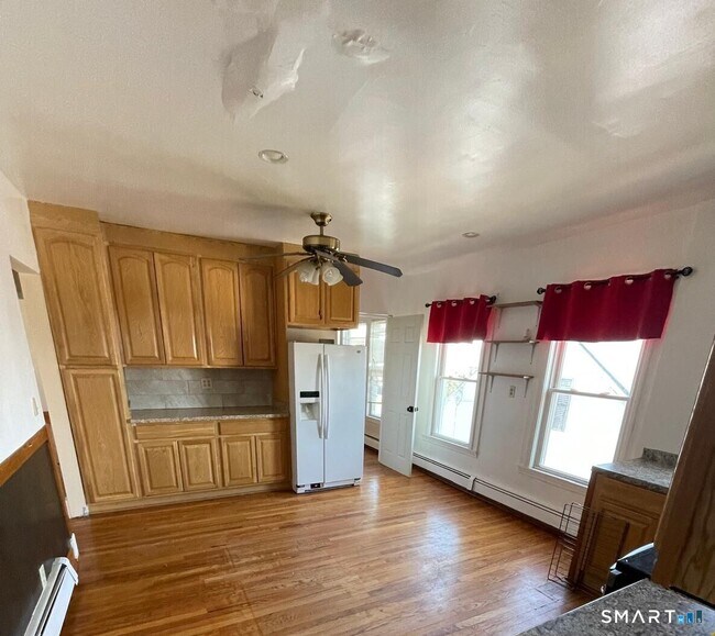 Building Photo - 33 Wilkenda Ave