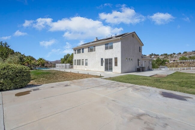 Building Photo - 34122 Courtney Terrace