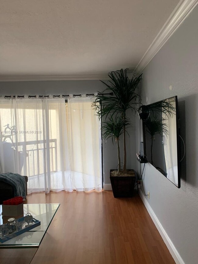 Building Photo - 8290 Lake Dr