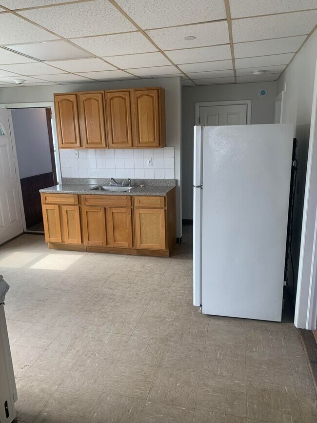 Building Photo - 50 Millbury St