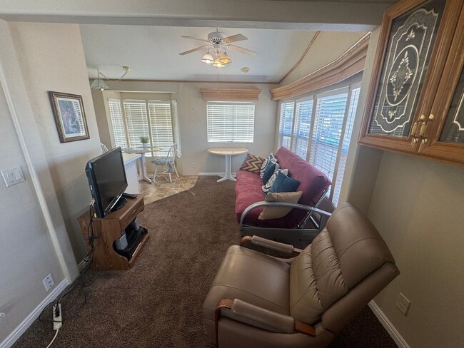 Building Photo - 2 Bed 2 Bath FURNISHED home!