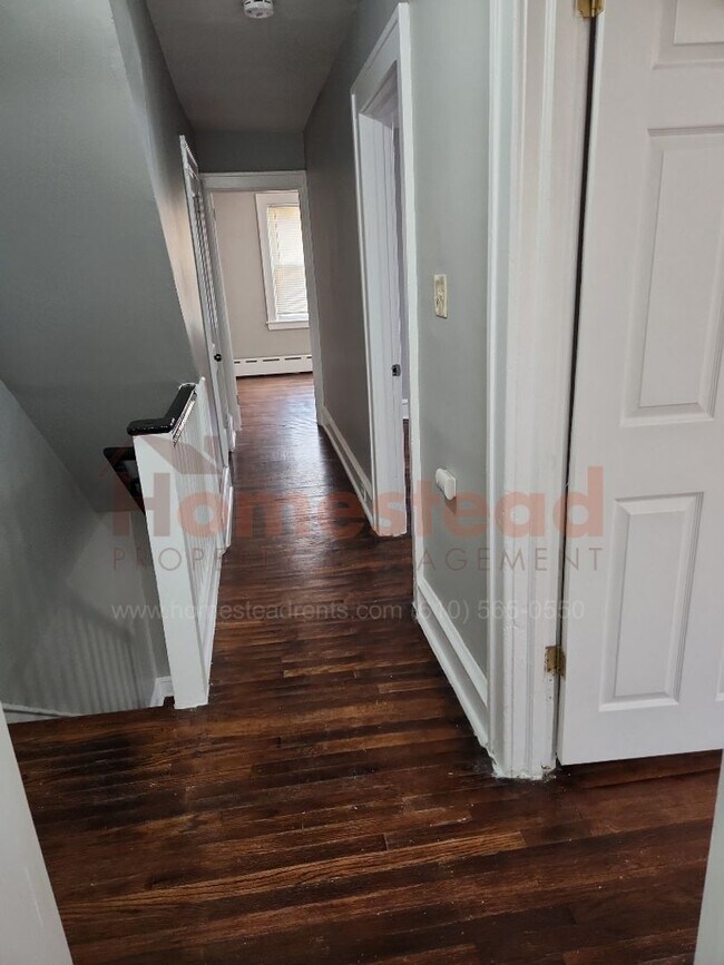 Building Photo - 5 BEDROOM HOME FOR RENT IN COLLINGDALE!