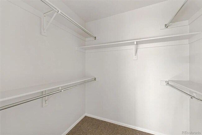 Building Photo - Newly Remodeled 3 Bed/3 Bath in Aurora.