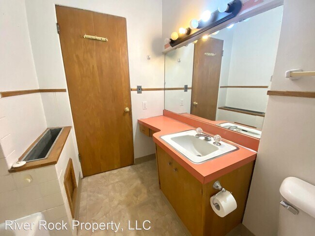 Building Photo - 2 br, 1 bath House - 1805 4th St S North Unit