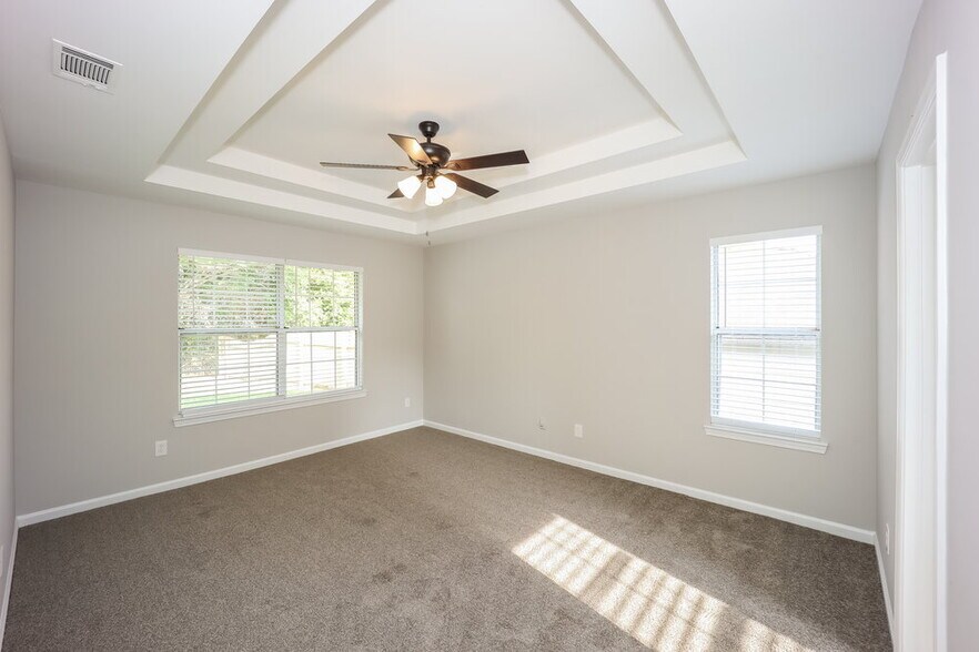 Building Photo - 320 Emerald Green Ct