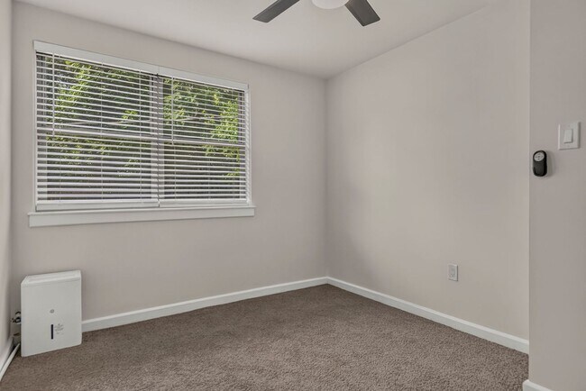 Building Photo - 62 Faris Cir