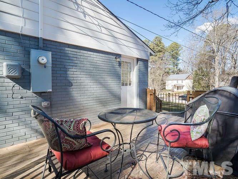 large 15x11 deck - 515 Mayfair St
