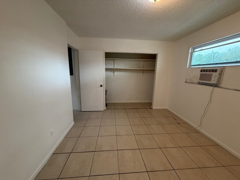 Building Photo - 1017 Carolina Ave