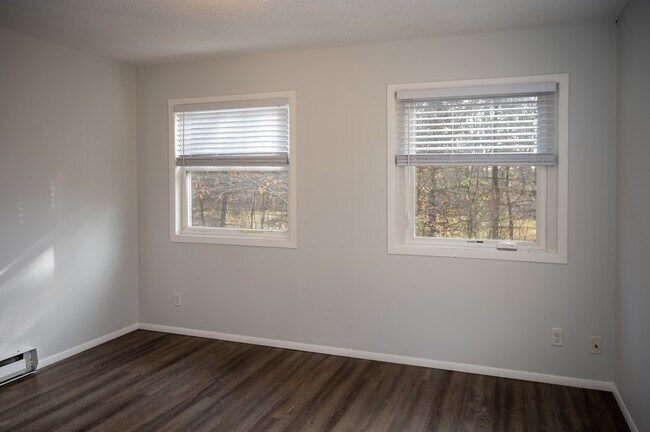 Building Photo - 3244 Marion Rd SE