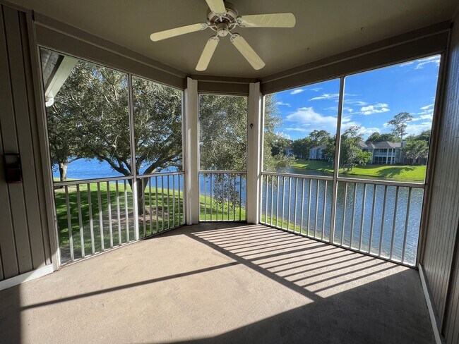 Building Photo - Sail Cove 2/2 Upstairs Condo Available Now!