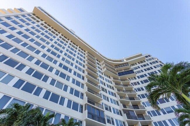 Building Photo - 3912 S Ocean Blvd