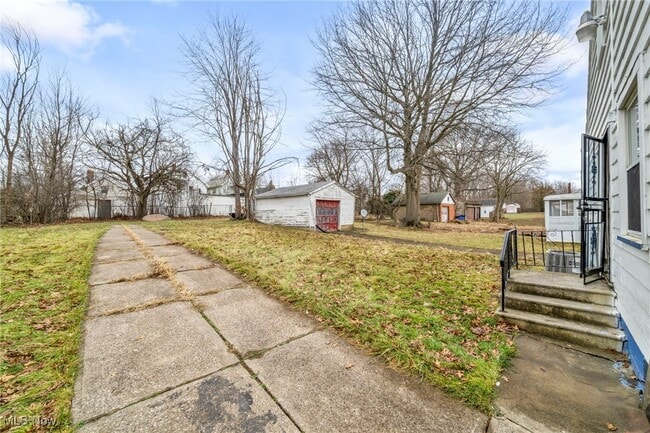 Building Photo - 10213 Dove Ave