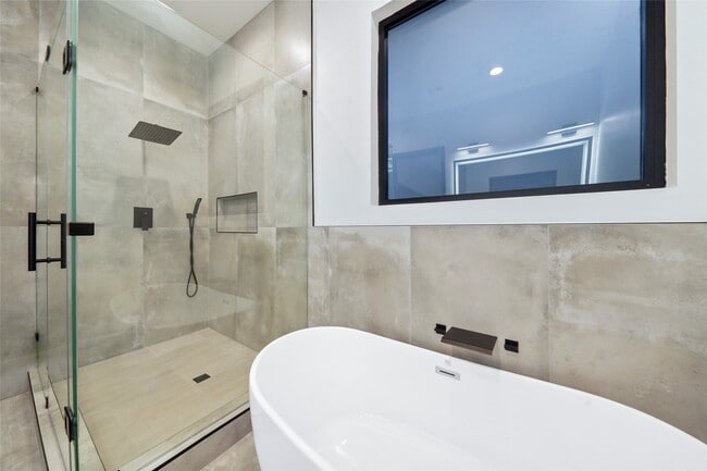 Building Photo - 2438 Carriage Lamp Ln