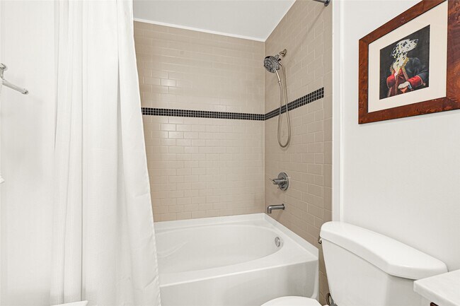 Building Photo - 5925 Almeda Rd