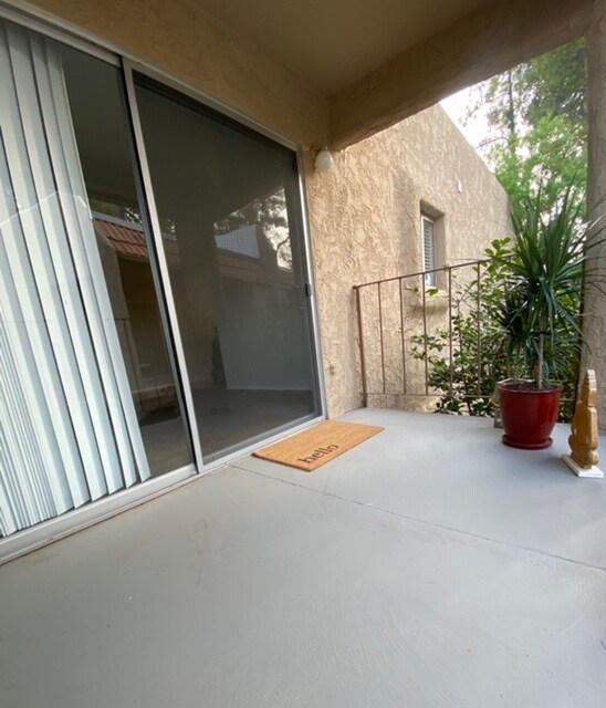 Building Photo - 7436 E Chaparral Rd