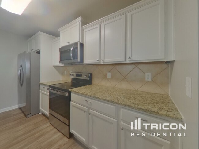 Building Photo - 120 Altondale Dr