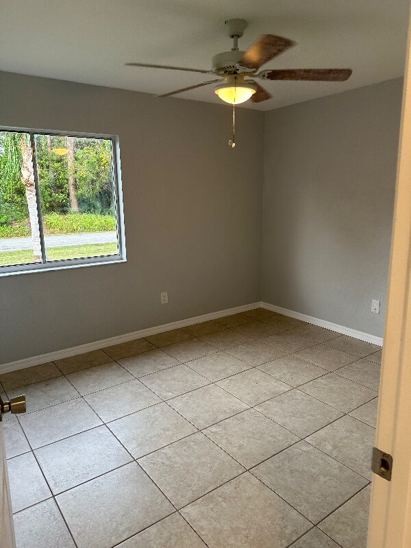 Building Photo - 1552 Baker St NE