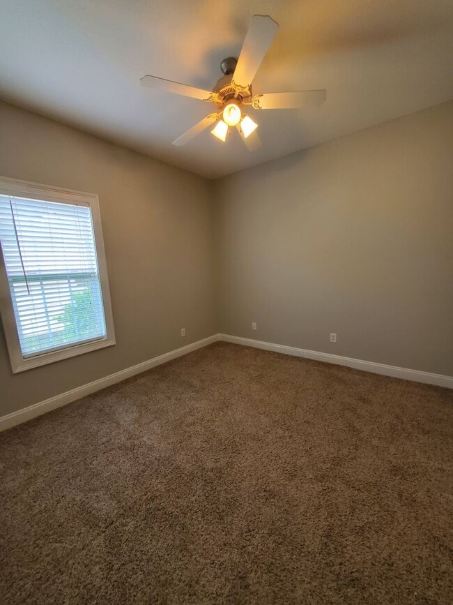 Building Photo - Stunning 3-Bedroom Home in the Heart of Ge...
