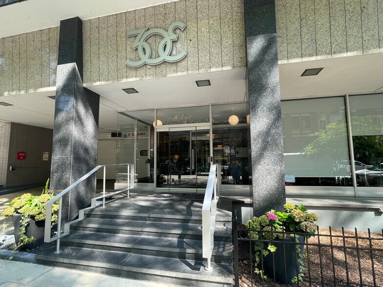 Building Photo - 30 E Elm St