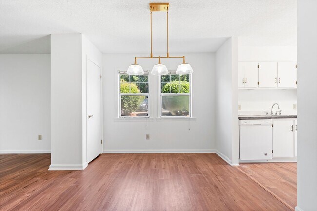 Building Photo - Kensington Trace Condo 2bed, 2bath,  Near ...
