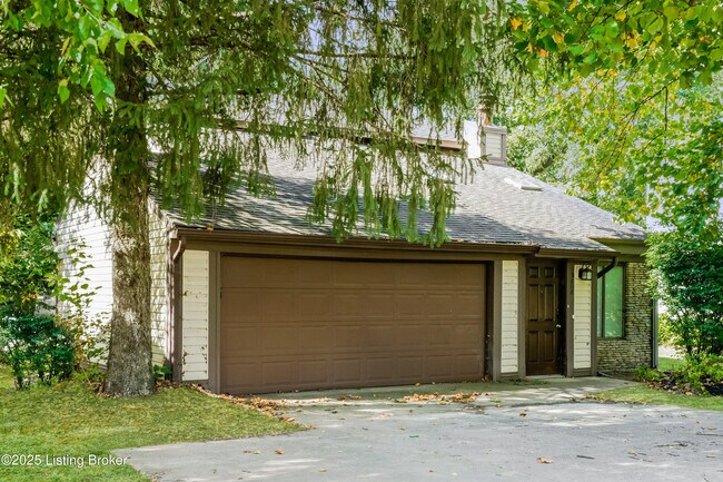 Building Photo - 2808 Six Mile Ln