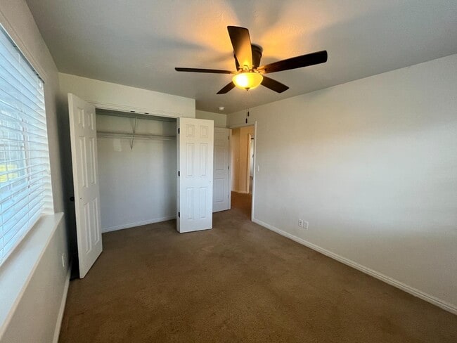 Building Photo - 2525 450 S