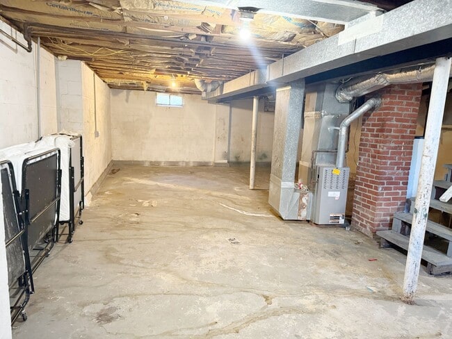 Building Photo - 1611 Sweetser Ave