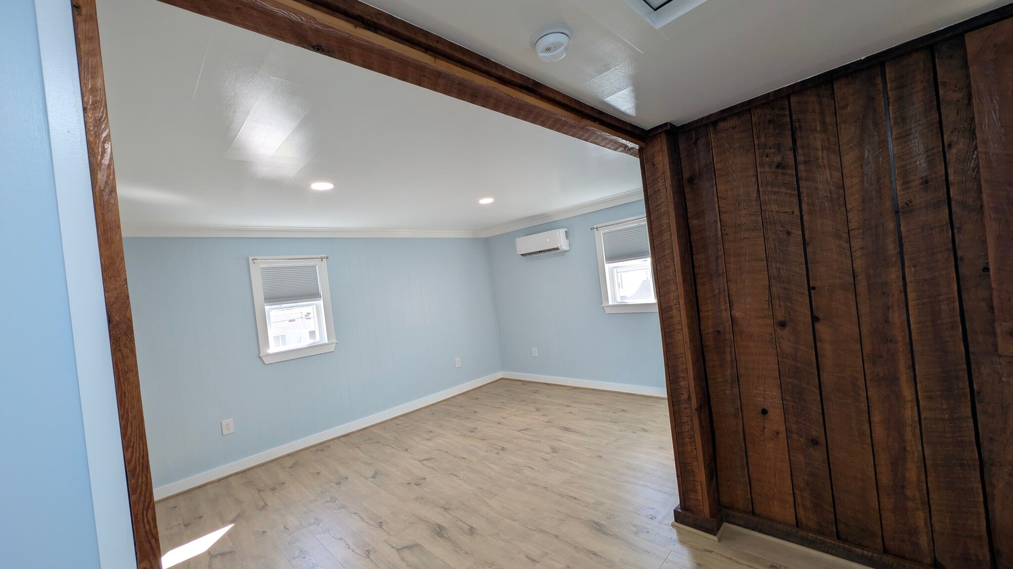 Building Photo - 207 Crowe Ave