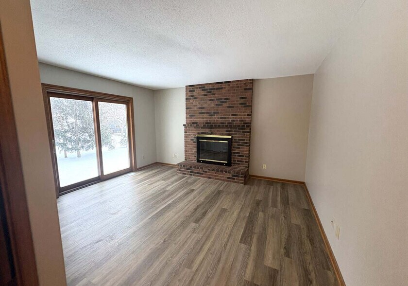 Building Photo - 7362 Paulsen Dr