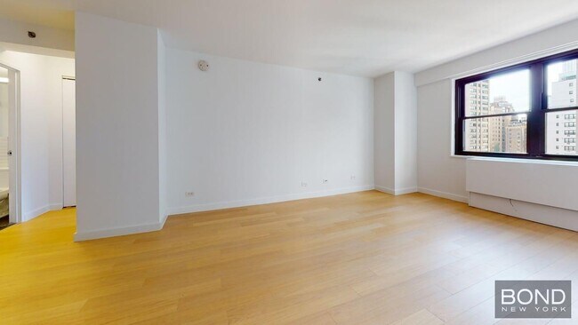 Building Photo - 222 E 39th St