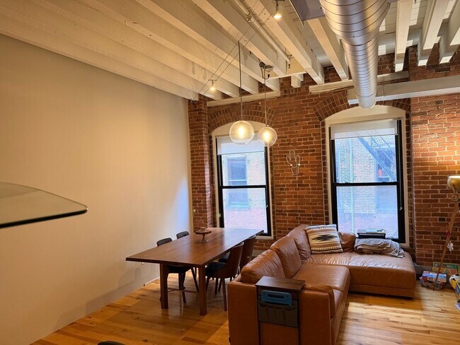 Building Photo - 111 Beach St