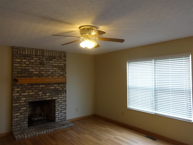 Building Photo - 5635 Tarben Woods Ct