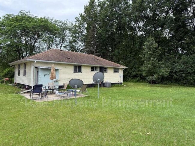 Primary Photo - 6300 Trumble Rd