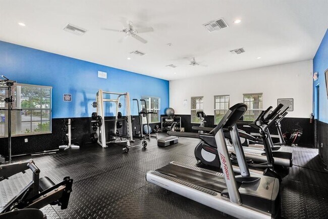 Building Photo - 228 SW 6th Ct