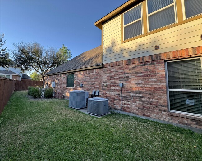 Building Photo - 179 Hearthshire Cir