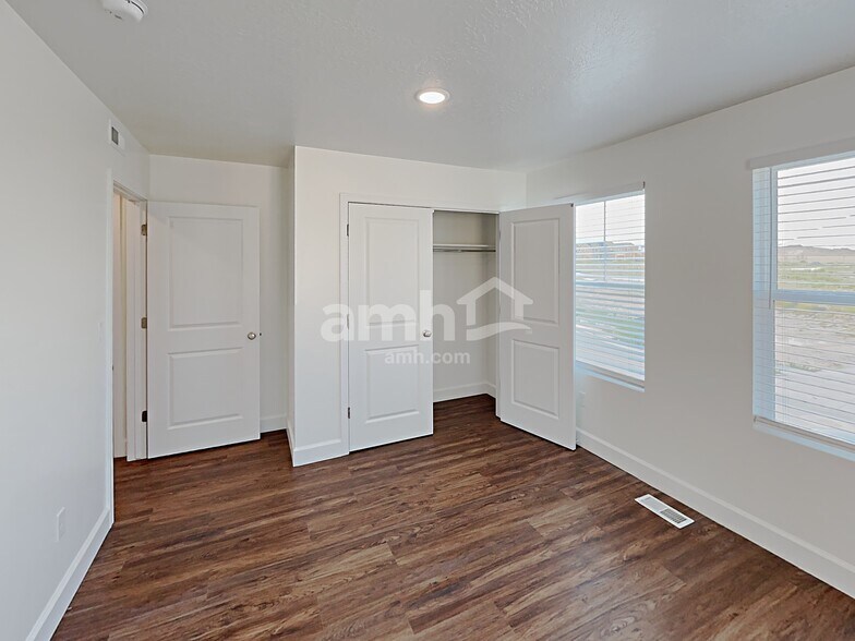 Building Photo - 6101 W Arranmore Dr