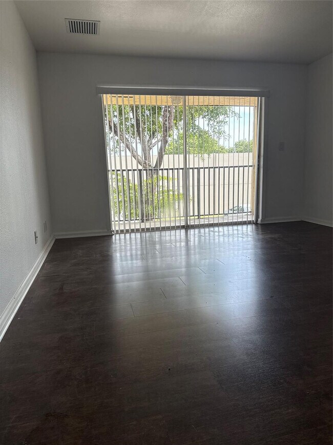 Building Photo - 2862 NW 55th Ave