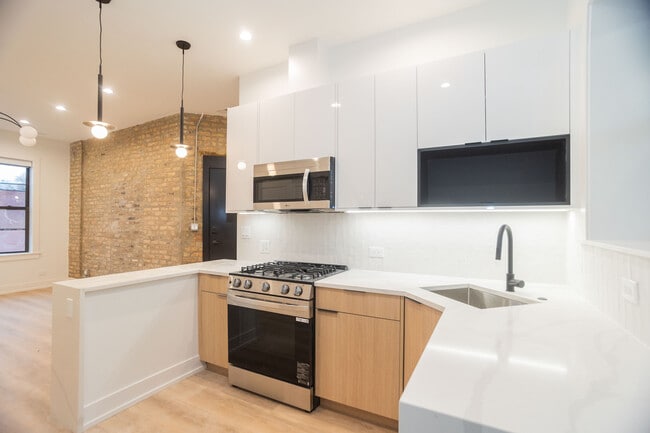 Building Photo - 3251 W Belden Ave