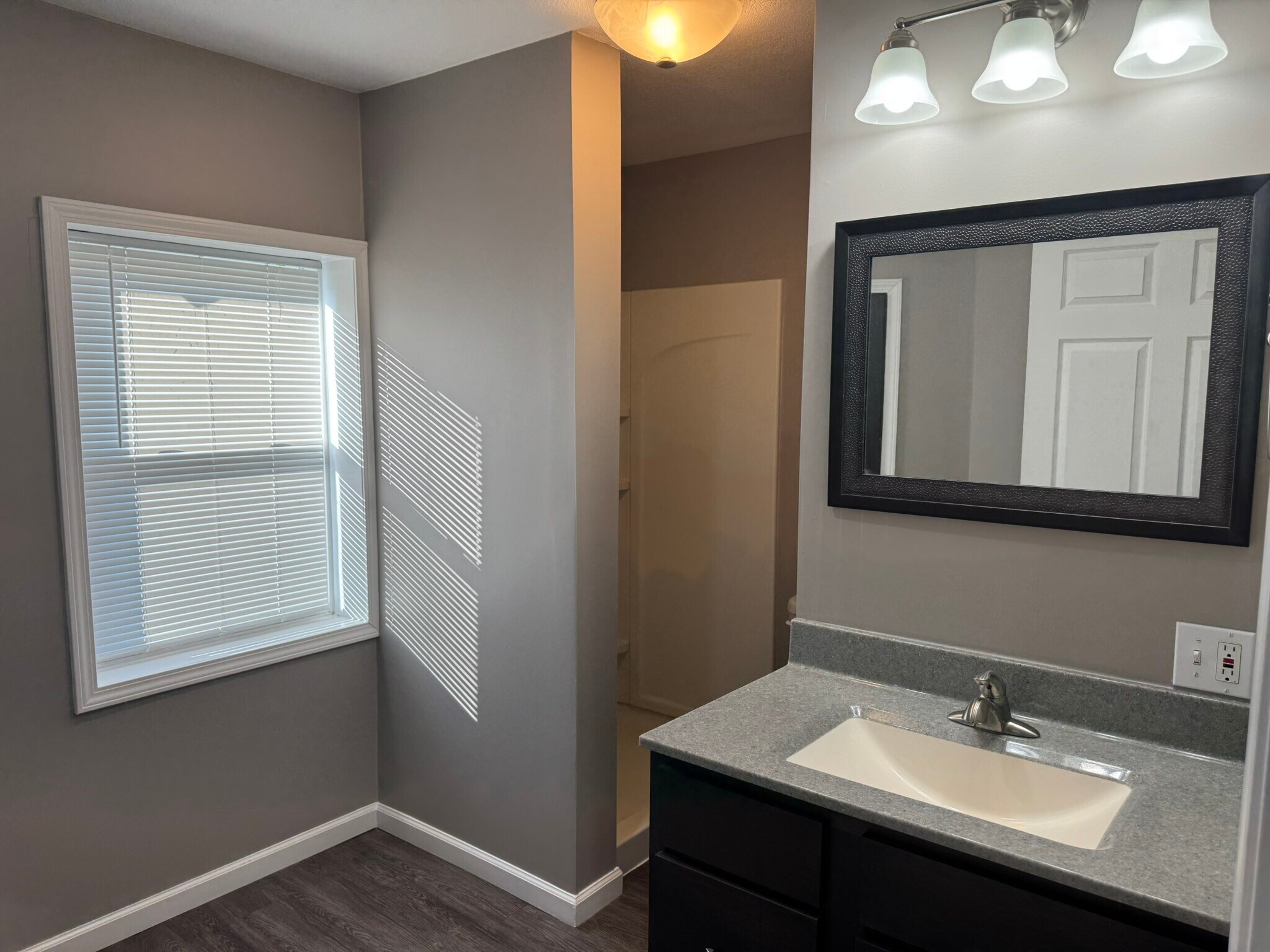 Building Photo - 1311 Devils Glen Rd