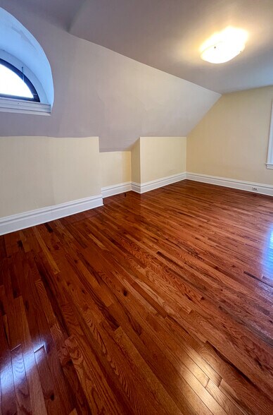 Bedroom 2 - 926 Savannah Ave